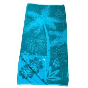 Blue oversized reversible beach towel